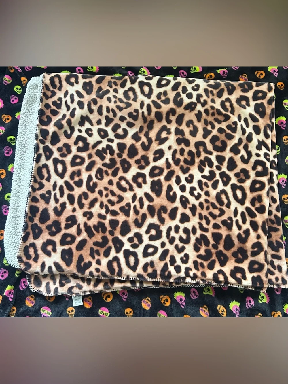 PINK Victoria's Secret Leopard Print Sherpa Wrap - Tan & Black READ 1st